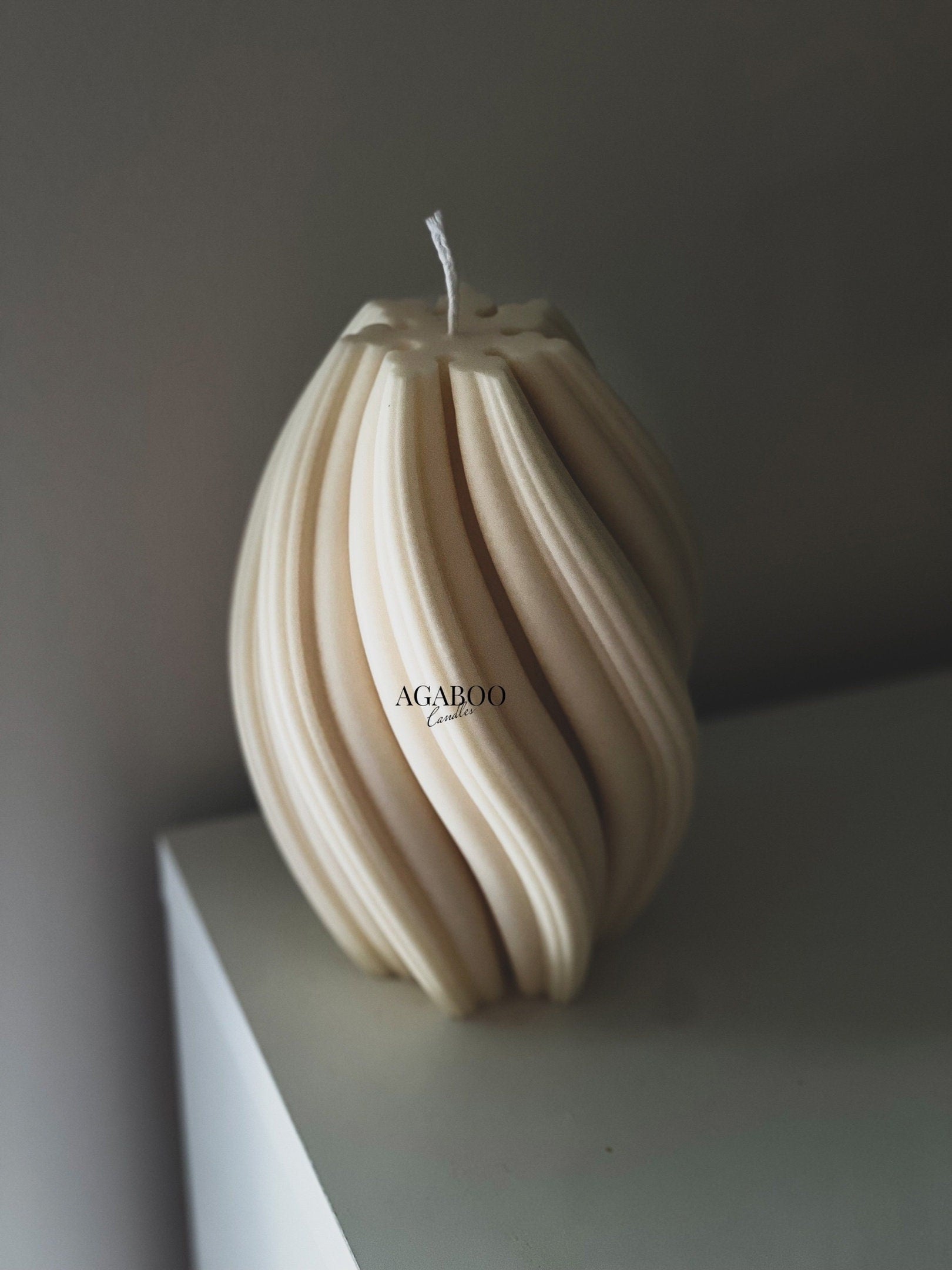 High Swirl Candle 7x3 inches