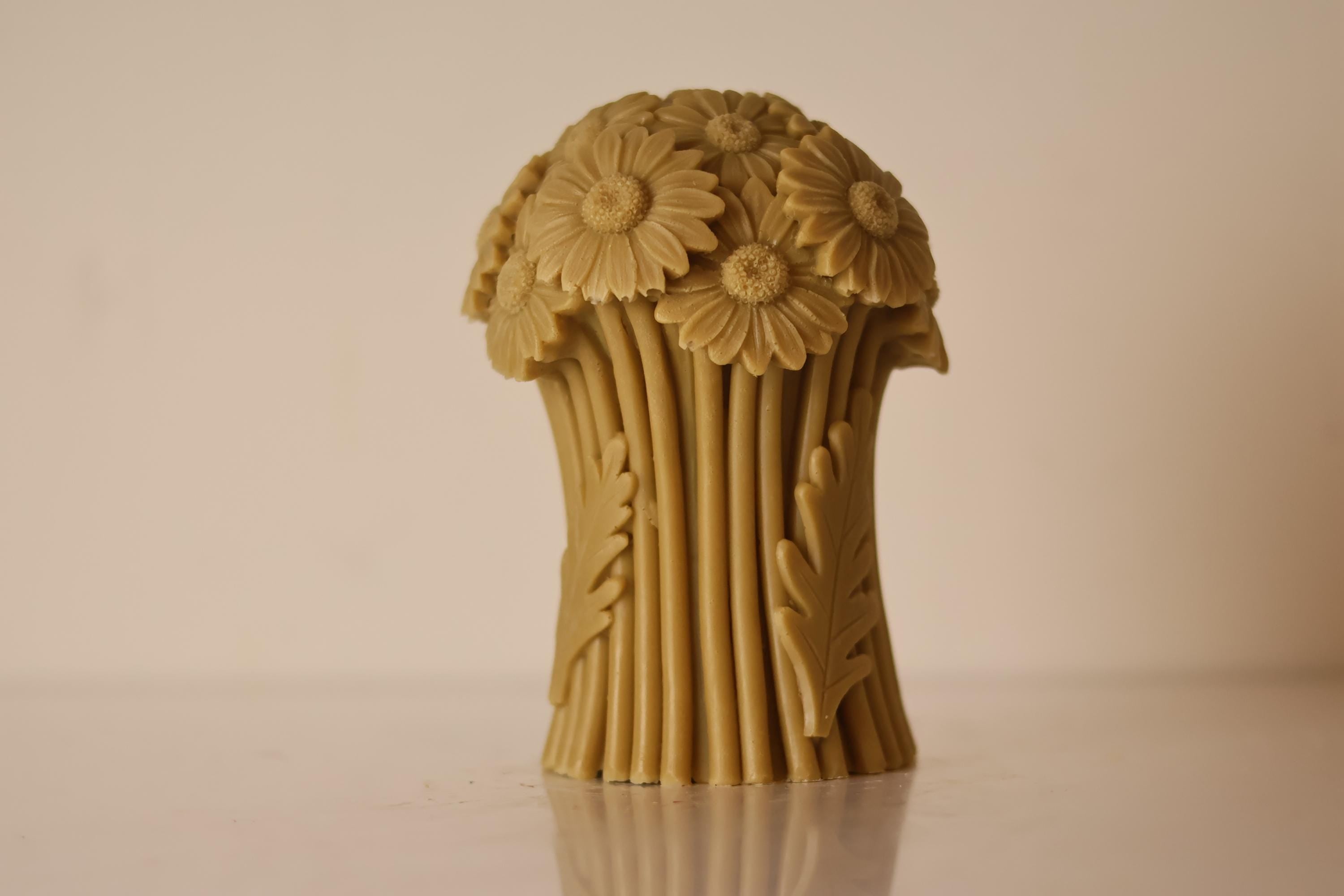 Daisy Bouquet Candle