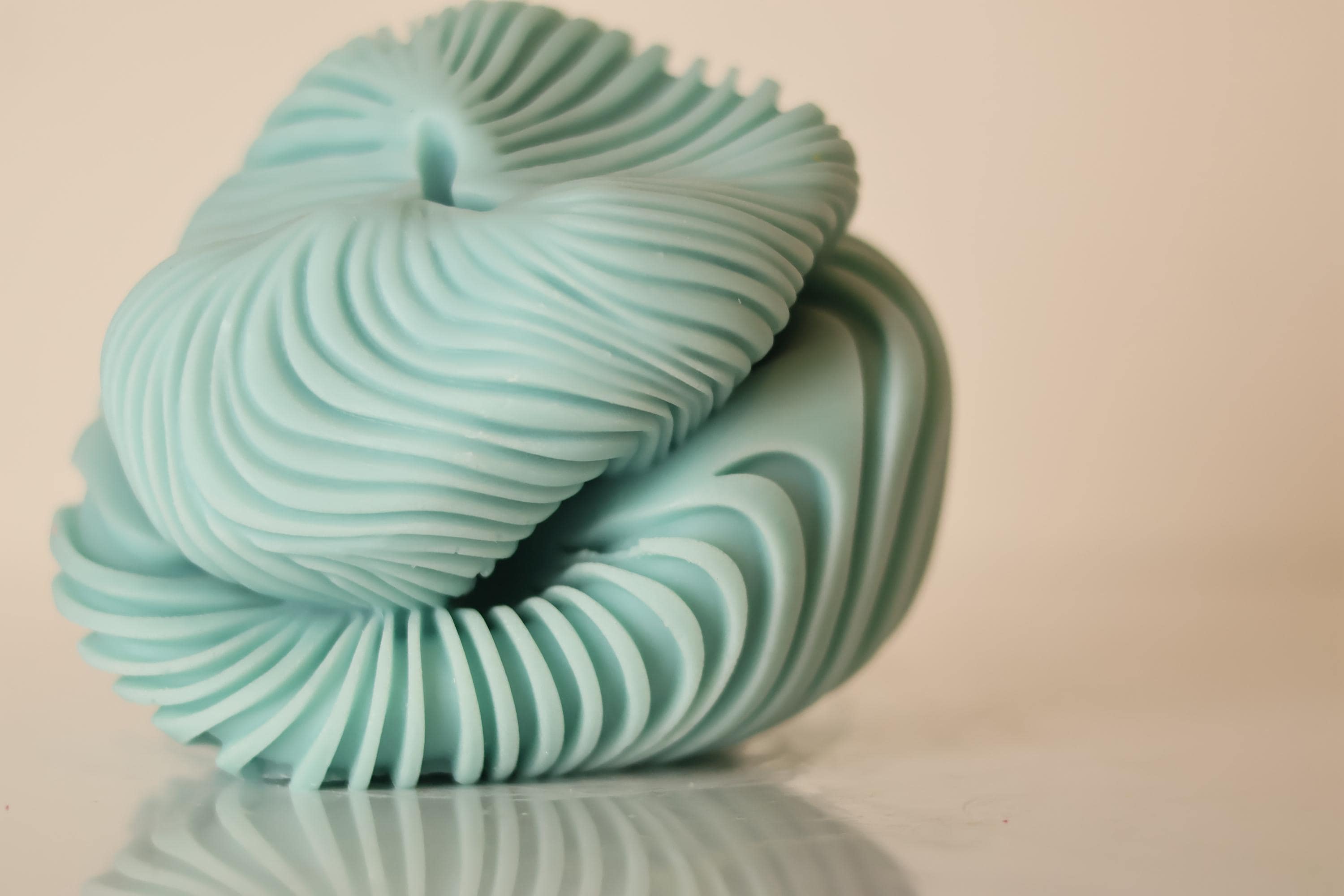 Large Knot Swirl Candle 5x4.5 inches