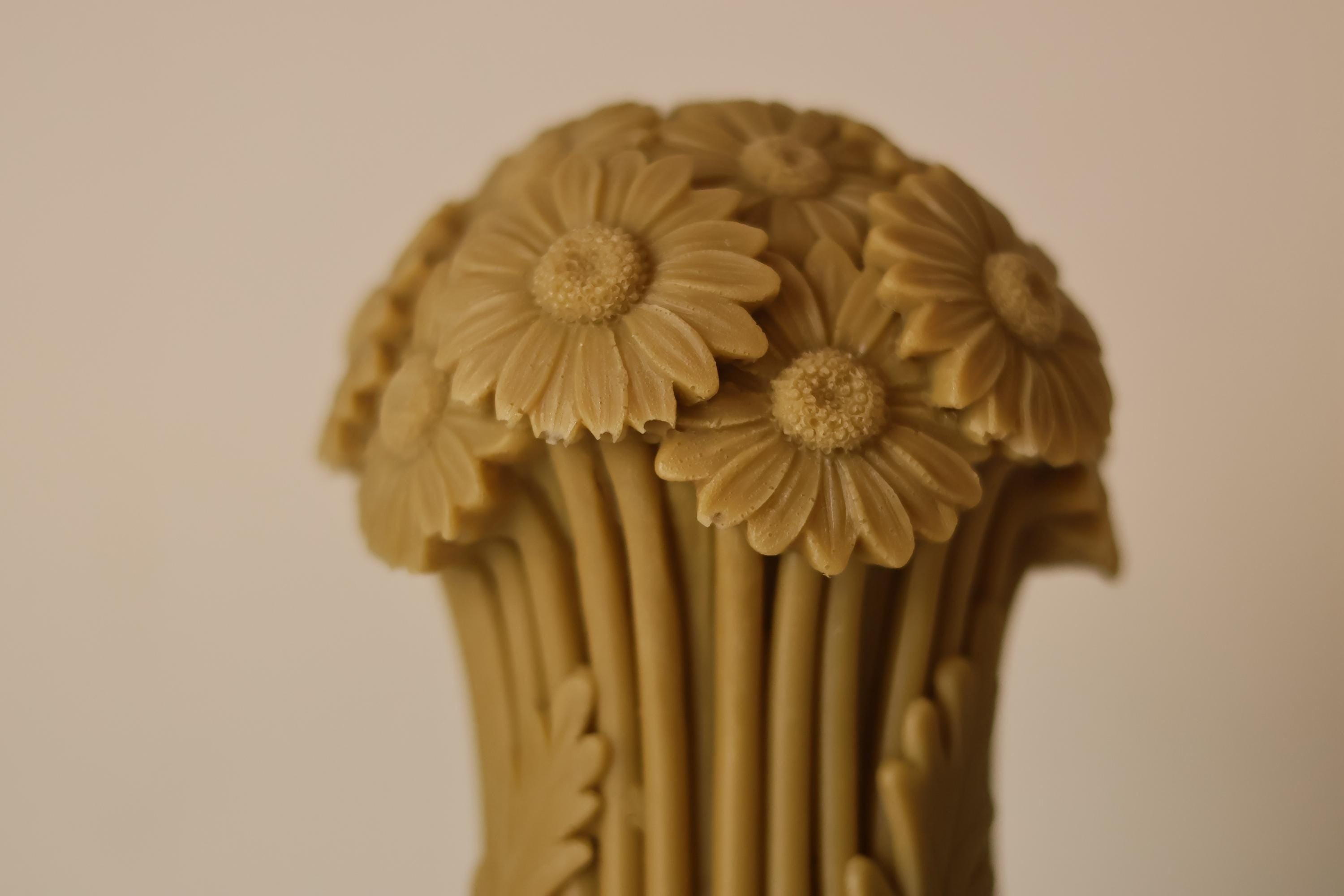 Daisy Bouquet Candle