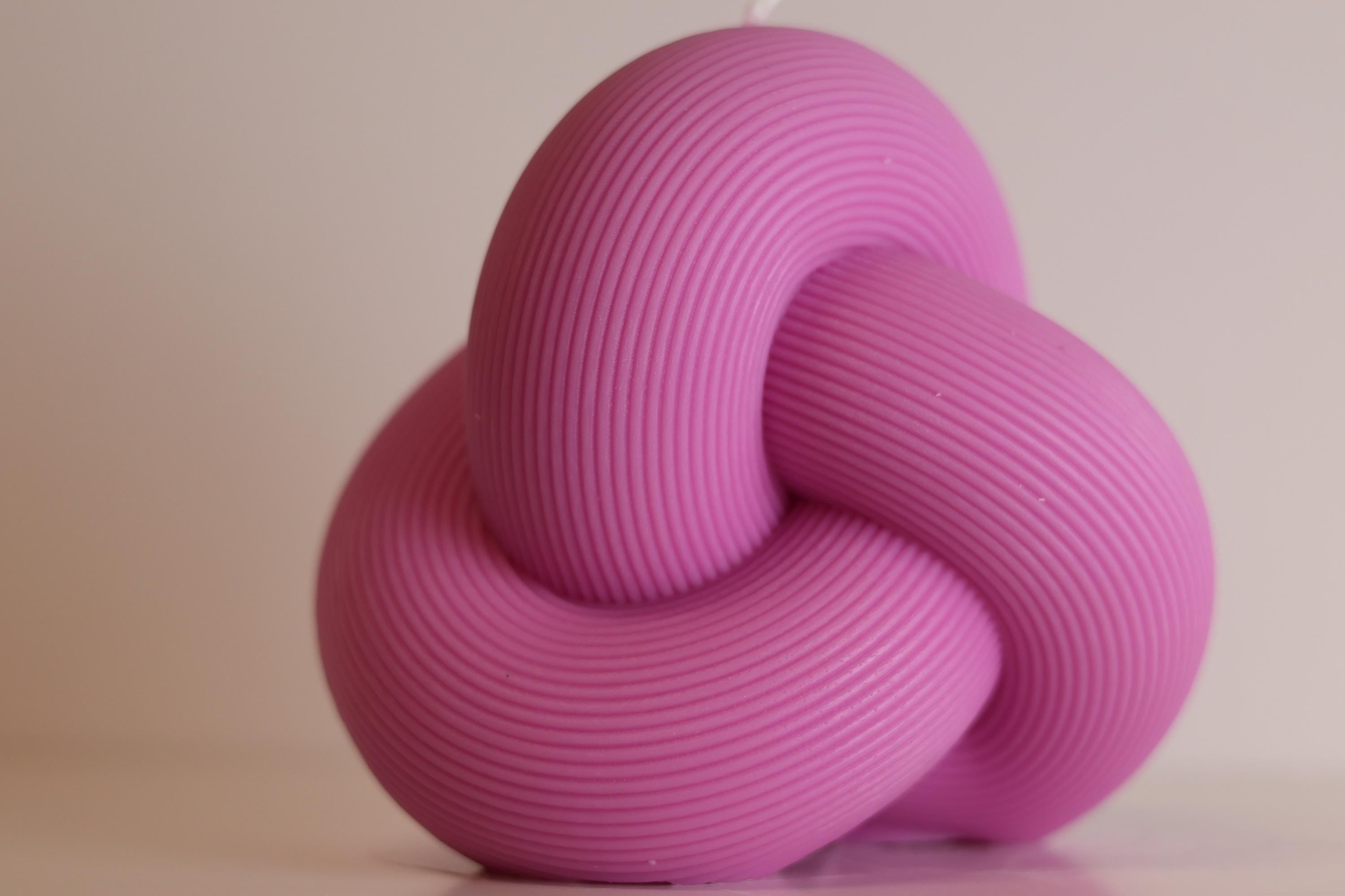 Ribbed Knot Candle
