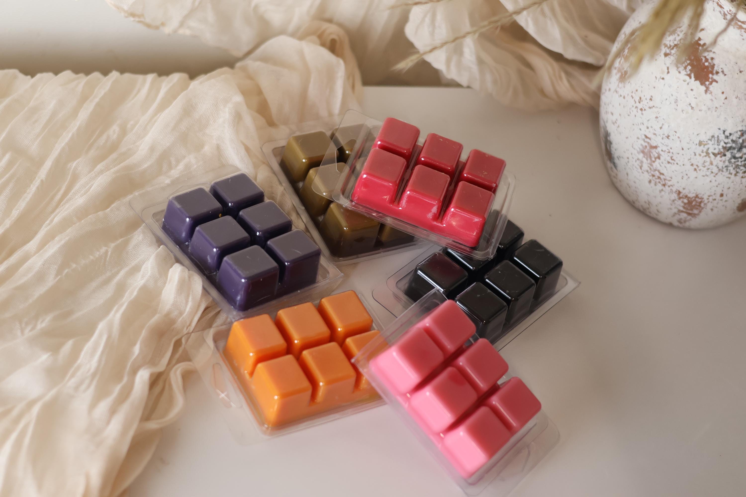 Surprise Wax Melts â€“ Random Color & Scent