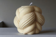 Large Twisted Knot Candle