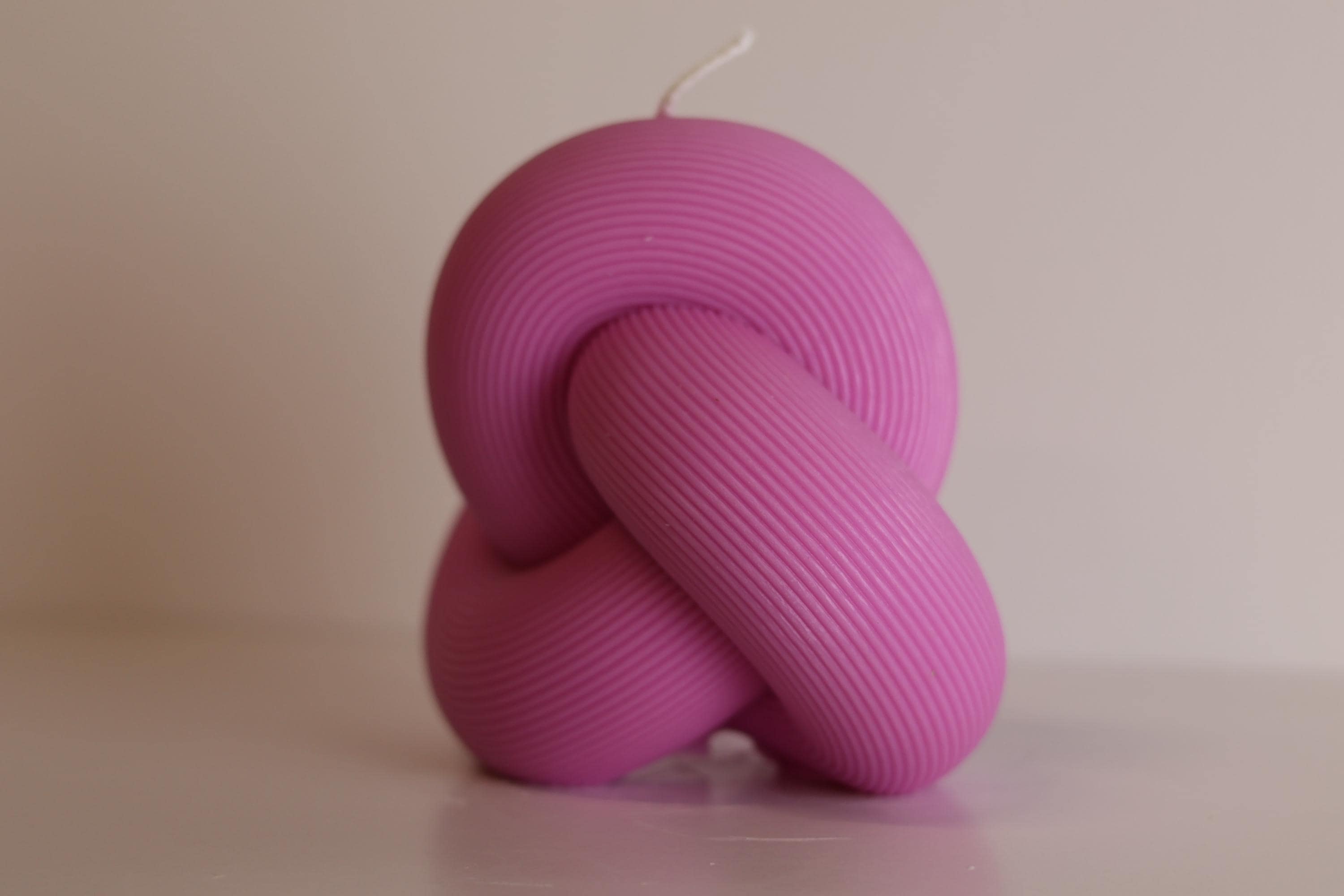 Ribbed Knot Candle