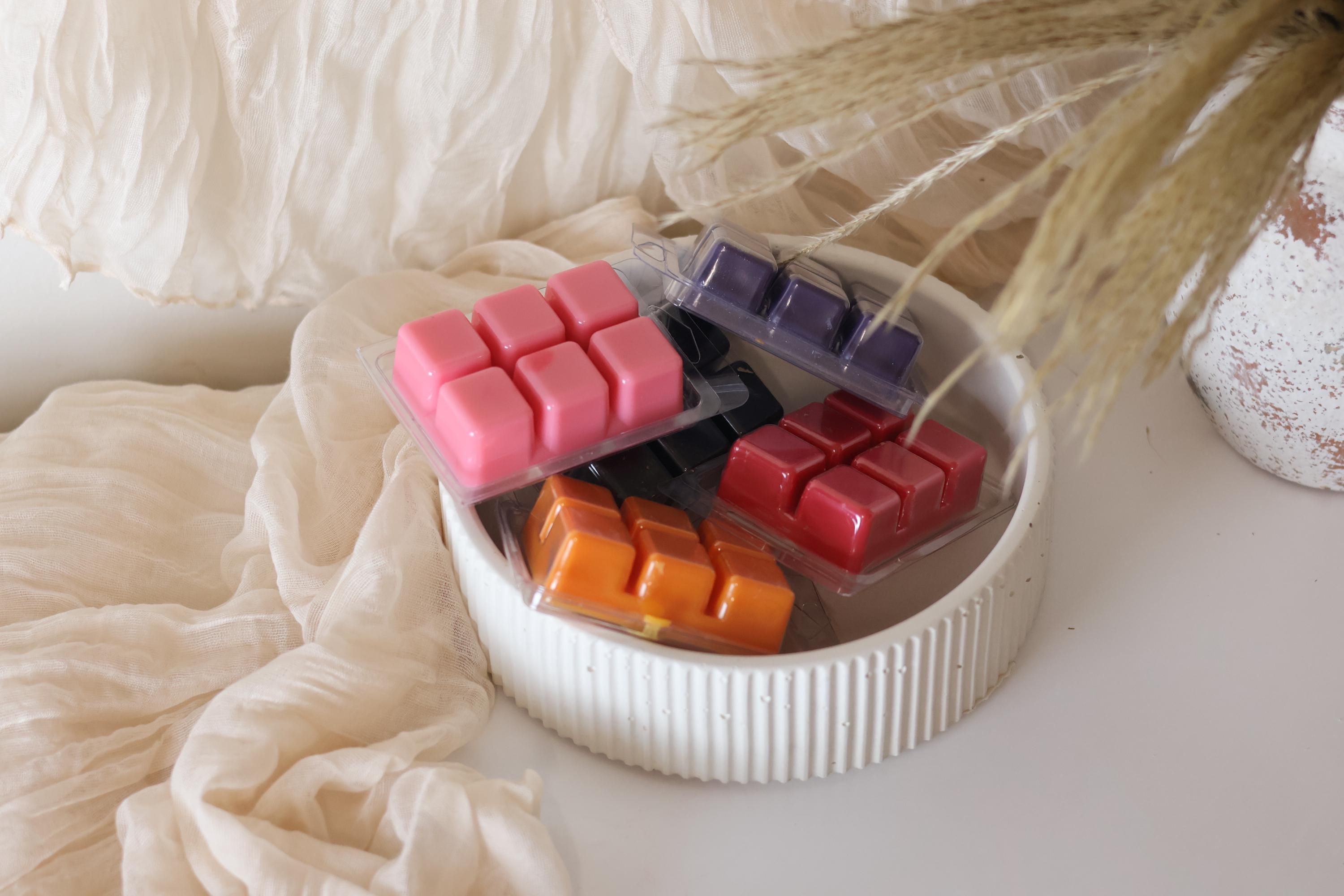 Surprise Wax Melts â€“ Random Color & Scent