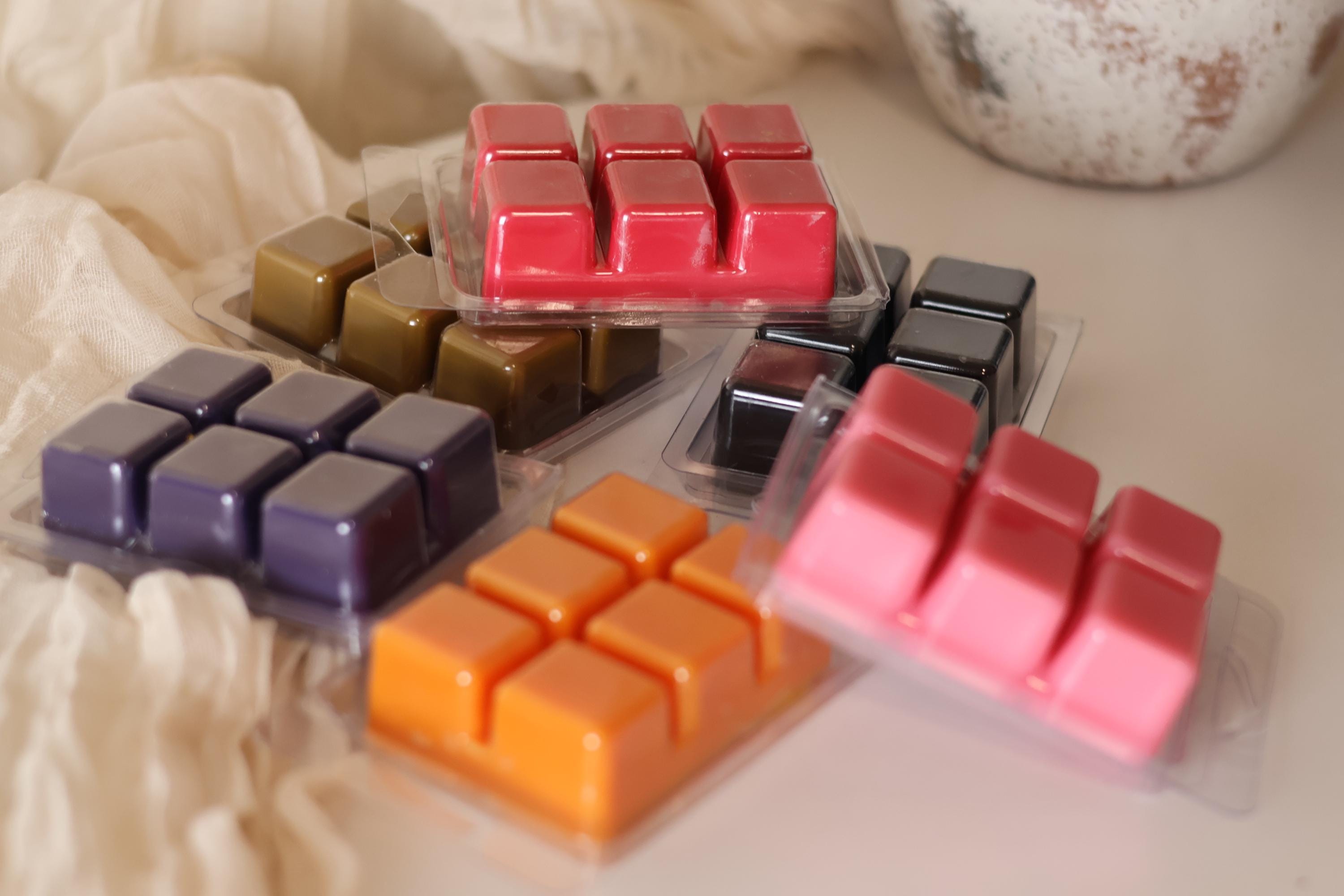 Surprise Wax Melts â€“ Random Color & Scent