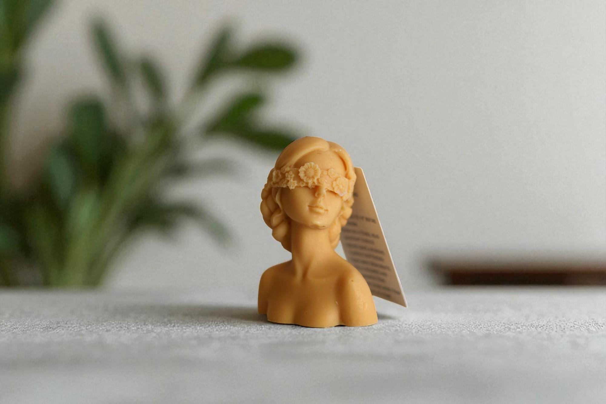 Small Blindfolded Lady Candle
