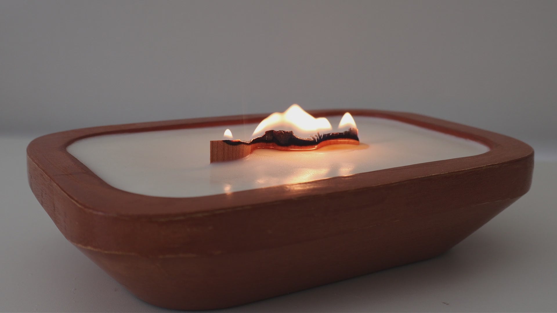 Load video: Luxury Wooden Bowl Candle